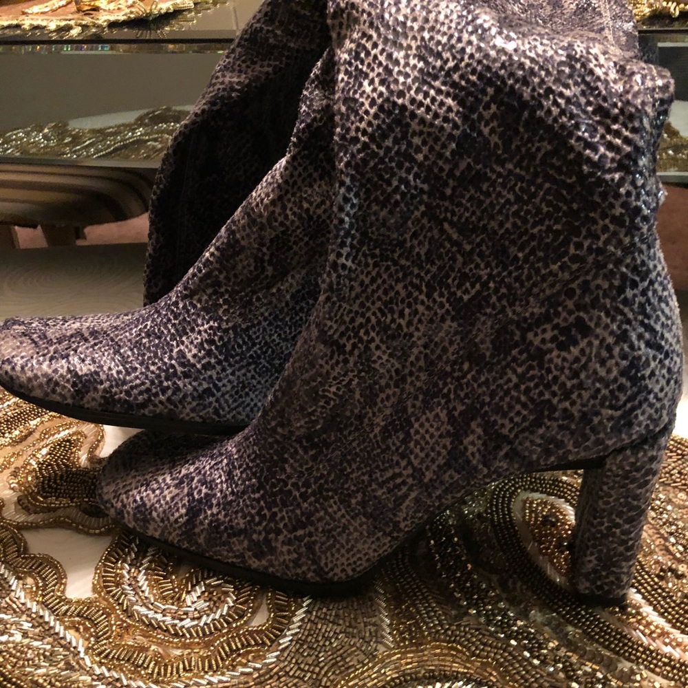 Beautiful Chinese Laundry Snakeskin Boots